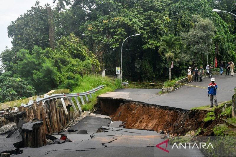 BMKG Peringatkan Potensi Hujan Deras Guyur Jakarta dan Jawa Barat Pekan Ini