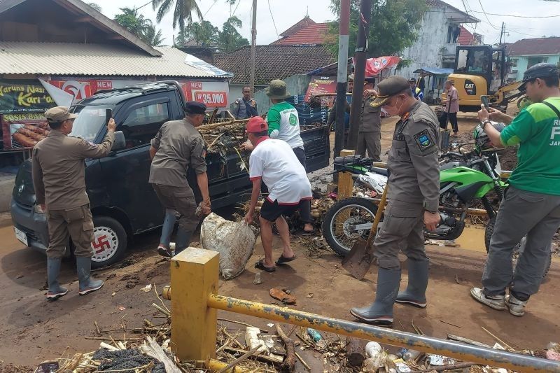 Bupati Garut Ajak Warga Gotong Royong Mitigasi Bencana Hidrometeorologi