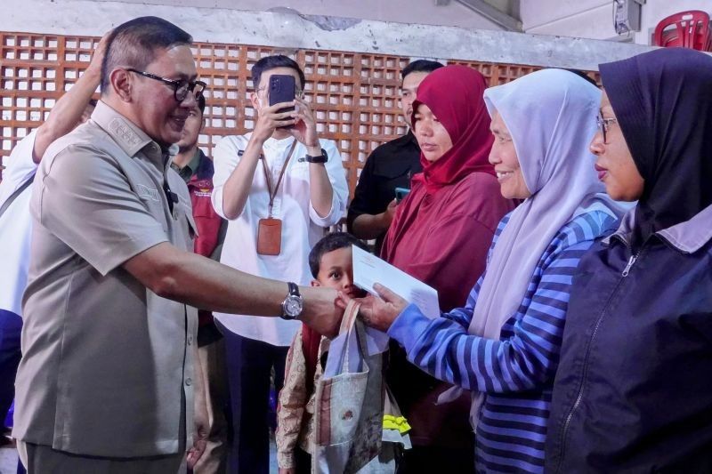 Pemkot Bukittinggi Salurkan Bantuan Sembako dan PKH untuk 2.751 Keluarga