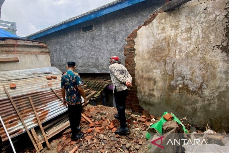 Bupati Temanggung Respon Cepat Bencana Alam, Beri Bantuan Warga Terdampak Angin Kencang