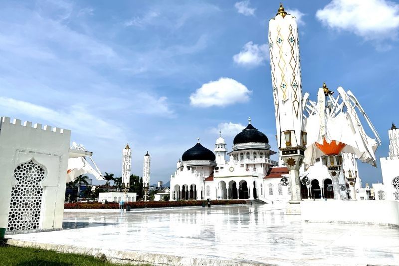 Masjid Raya Baiturrahman Banda Aceh Bagikan 7.250 Takjil Selama Ramadhan