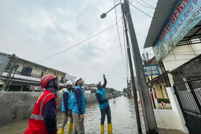 PLN Jakarta Siaga Banjir: Patroli 24 Jam dan Imbau Warga Matikan Listrik