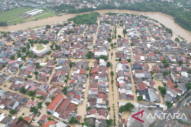 Banjir Bekasi: Ketinggian Air Capai 3 Meter, Ratusan Rumah Terendam