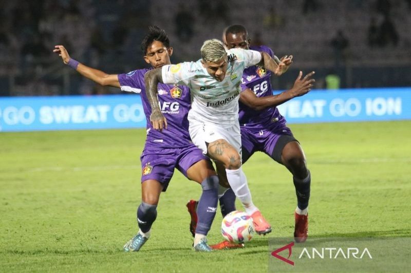 Persib Bandung Bidik Kemenangan Atas Persik Kediri, Akhiri Paceklik Tiga Laga