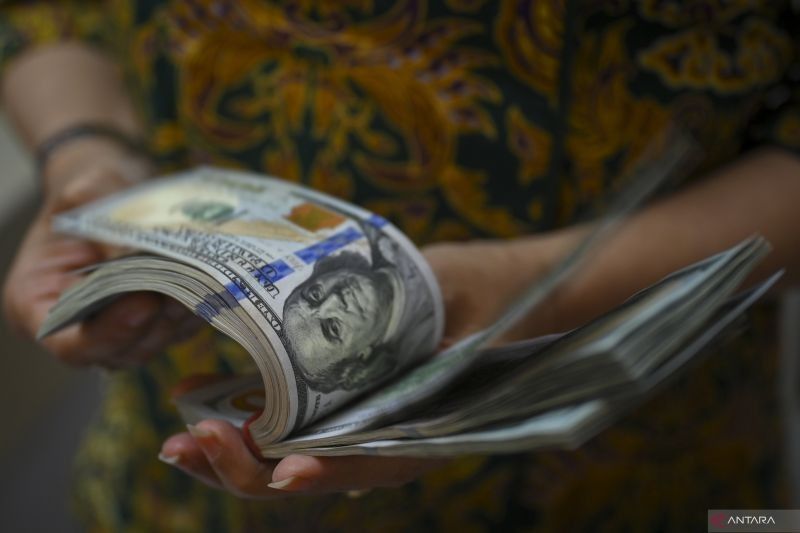 Rupiah Menguat, Tembus Rp16.431 per Dolar AS