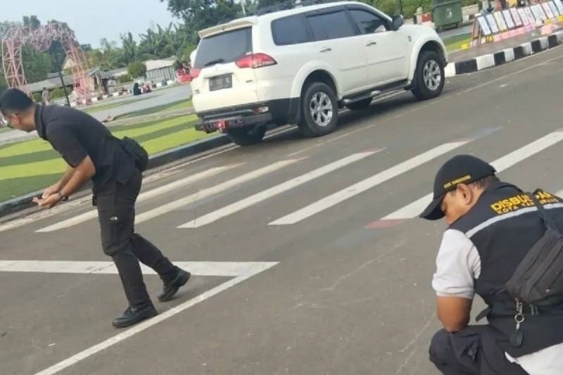 Disbudpar Kota Tangerang Bersihkan Taman Tematik dari 