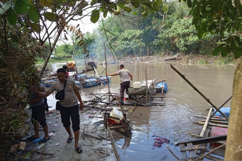 Polisi Tertibkan Tambang Ilegal Bijih Timah di Bangka Tengah