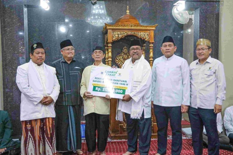 Pemprov DKI Jakarta Berangkatkan Pengurus Masjid untuk Umrah Gratis