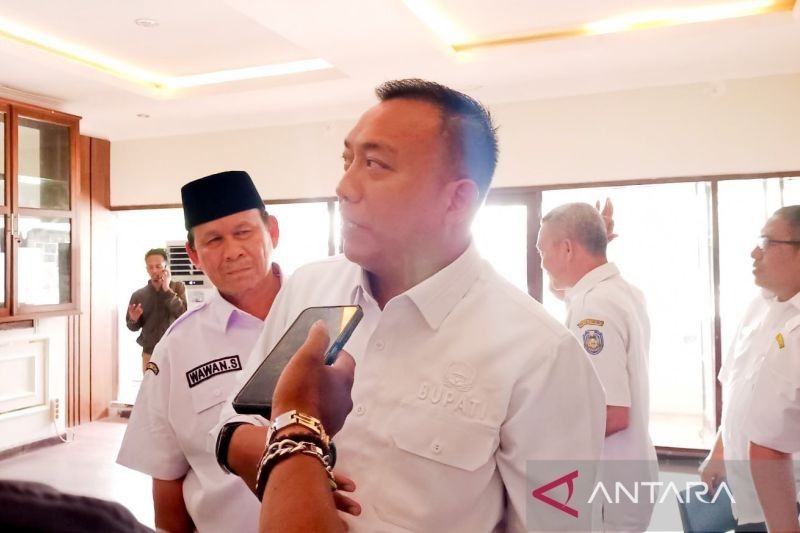 Pemkab Situbondo Batalkan Pengadaan Mobil Dinas Baru Bupati: Fokus pada Efisiensi Anggaran