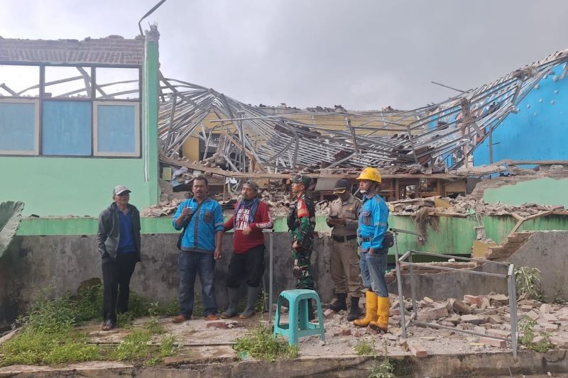 Sekolah MTsN 3 Cisewu Ambruk, Kemenag Garut Bergerak Cepat Lakukan Perbaikan