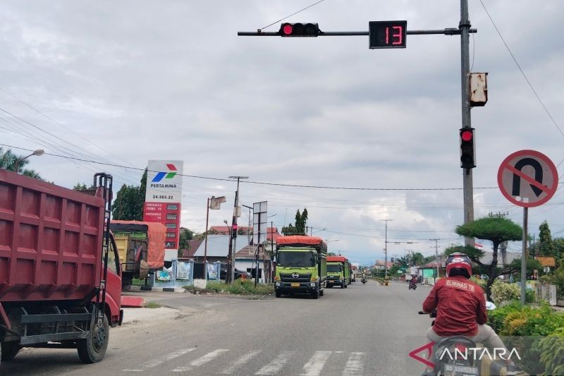 Lampu Lalu Lintas Simpang Empat Bandar Ratu Kembali Berfungsi