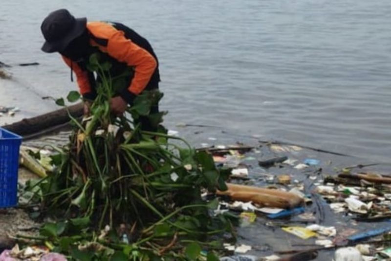 1,71 Ton Sampah dari Daratan Kotoran Pulau Lancang, Kepulauan Seribu