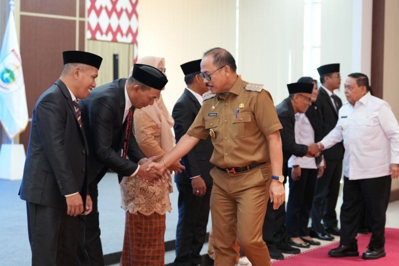 Gubernur Sulbar Lantik 5 Anggota KIP Baru: Dorong Transparansi Pemerintahan