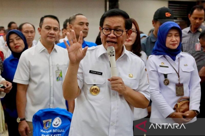 BPJAMSOSTEK dan Pemprov DKI Salurkan 1.100 Porsi Makanan untuk Korban Banjir Jakarta