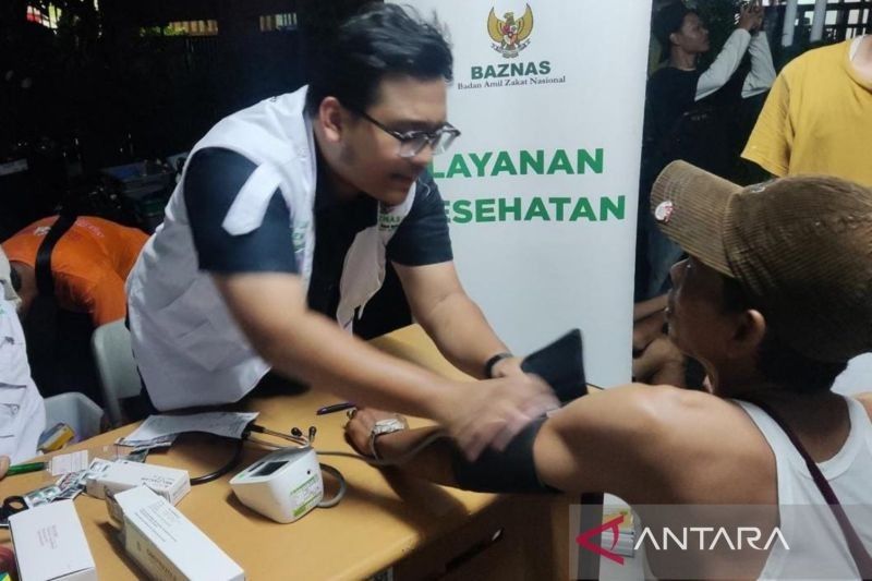 Baznas Berikan Layanan Kesehatan Gratis untuk Korban Banjir Jakarta