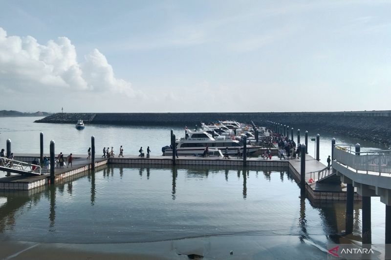 Waspada! Gelombang Laut 4 Meter Ancam Perairan Selatan Bali