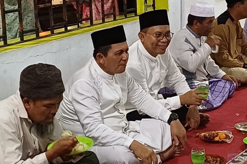 Gubernur Kepri Ansar Ahmad Safari Ramadhan di 15 Masjid, Salurkan Bantuan hingga Rp50 Juta