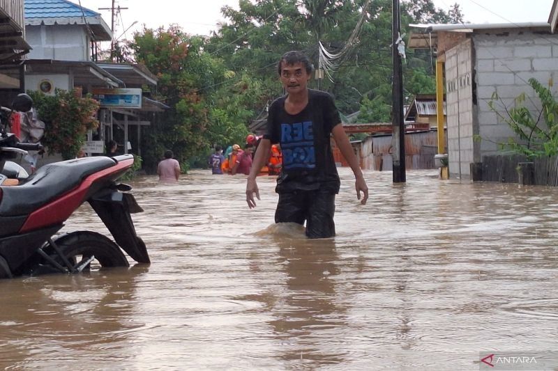 Banjir Balikpapan: Jalan MT Haryono Lumpuh Total, Warga Dievakuasi