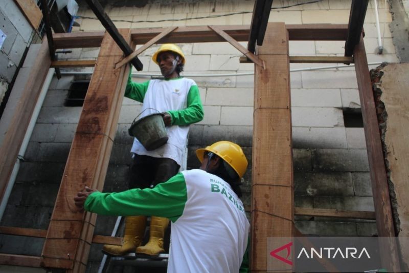 Baznas Renovasi 100 Rumah di Seluruh Indonesia Selama Ramadan