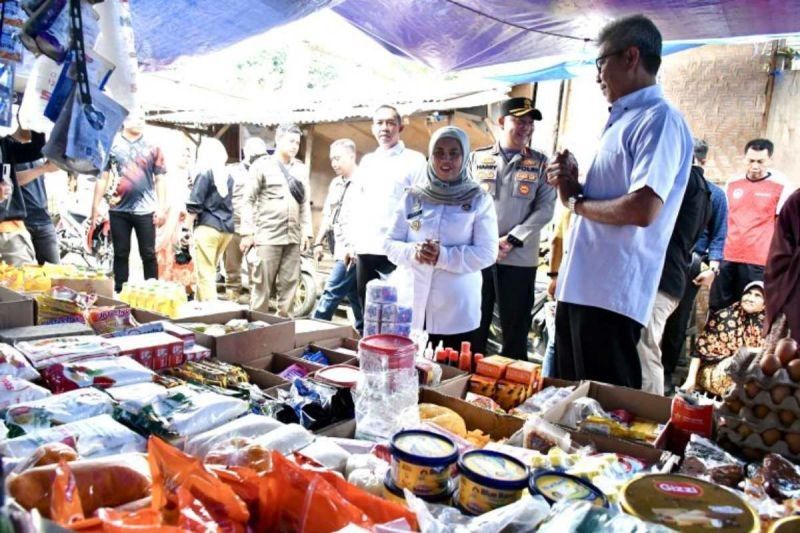 Bupati Sinjai Sidak Pasar, Harga dan Stok Bahan Pokok Jelang Ramadan Terpantau Aman