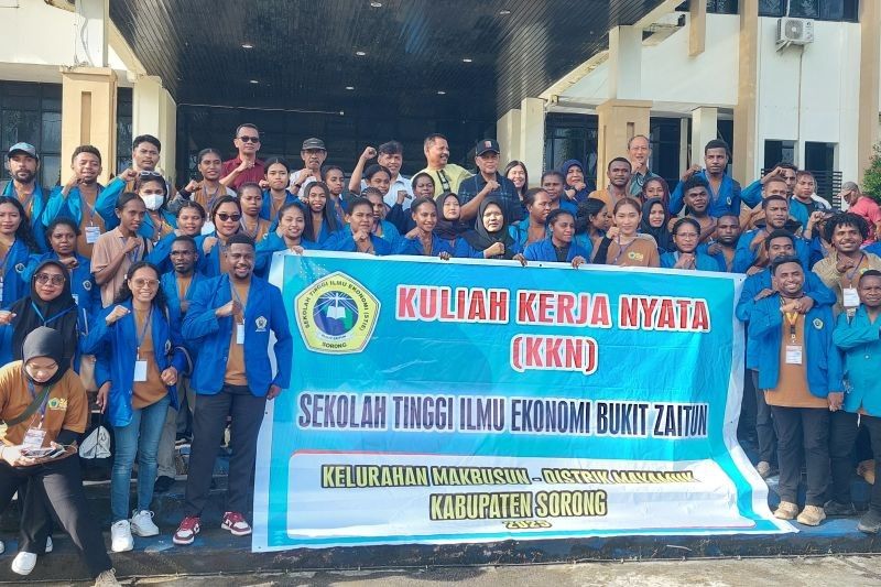 60 Mahasiswa STIE Bukit Zaitun Sorong KKN di Mayamuk, Kabupaten Sorong