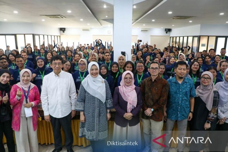 Kemdiktisaintek Latih 180 Guru Pembimbing Tingkatkan Mutu Pendidikan Indonesia