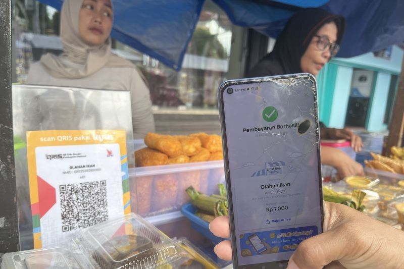 Ramadan di Ambon: Pedagang Takjil Ramai Gunakan Pembayaran Digital QRIS