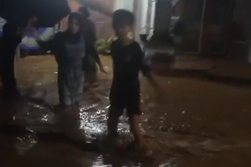 Banjir Rendam Dua Desa di Padarincang, Akses Jalan Terputus