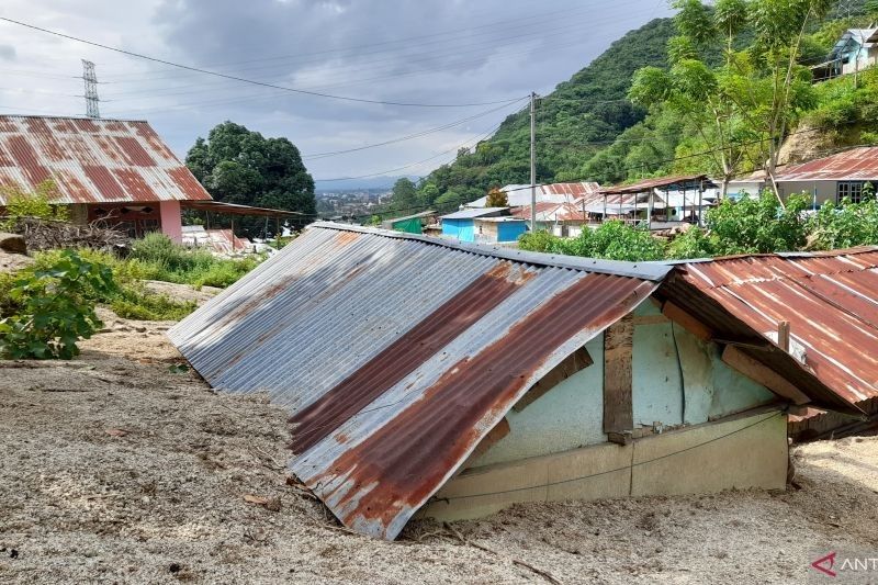 Longsor di Gorontalo Rusak 10 Rumah, 50 Jiwa Mengungsi