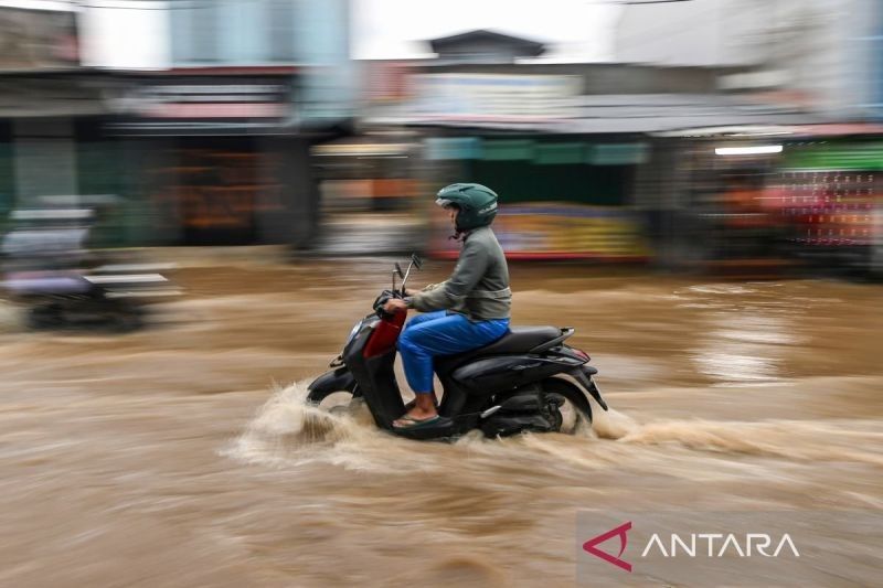 Motor Mati Terendam Banjir? Lakukan Hal Ini!