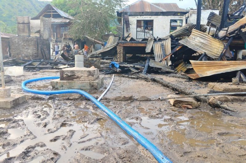 Kebakaran Ludeskan Dua Pos Resor di Taman Nasional Komodo