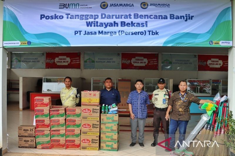 Jasamarga Transjawa Tol Salurkan Bantuan untuk Korban Banjir Bekasi