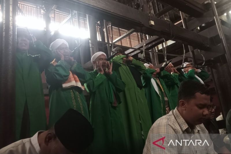 Unik! Tradisi Azan Pitu di Masjid Agung Cirebon: 7 Suara Menembus Zaman