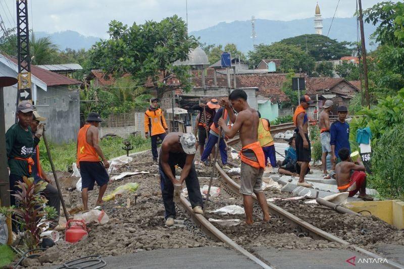 KAI Daop 7 Madiun Percepat Perbaikan Prasarana Jelang Lebaran 2025