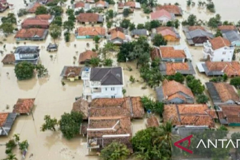 Banjir Karawang: Ratusan Rumah di Dua Desa Masih Terendam