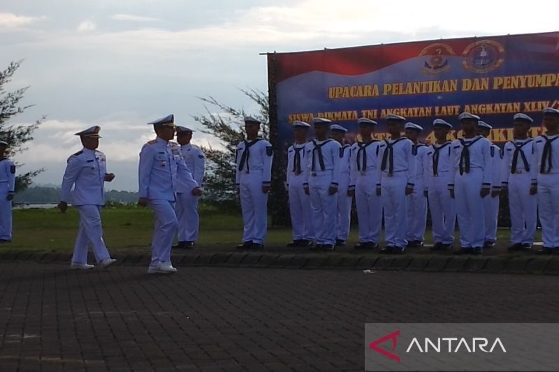 100 Siswa Dikmata Satdik 4 Dilantik Jadi Prajurit TNI AL di Manado