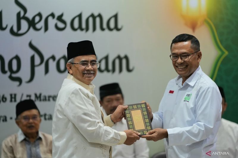 Sinar Mas Wakafkan 1.000 Al-Quran untuk Makmurkan Masjid di Indonesia