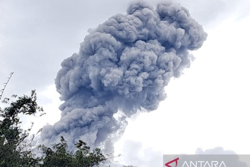 Gunung Marapi Erupsi Lagi, Kolom Abu Tak Teramati