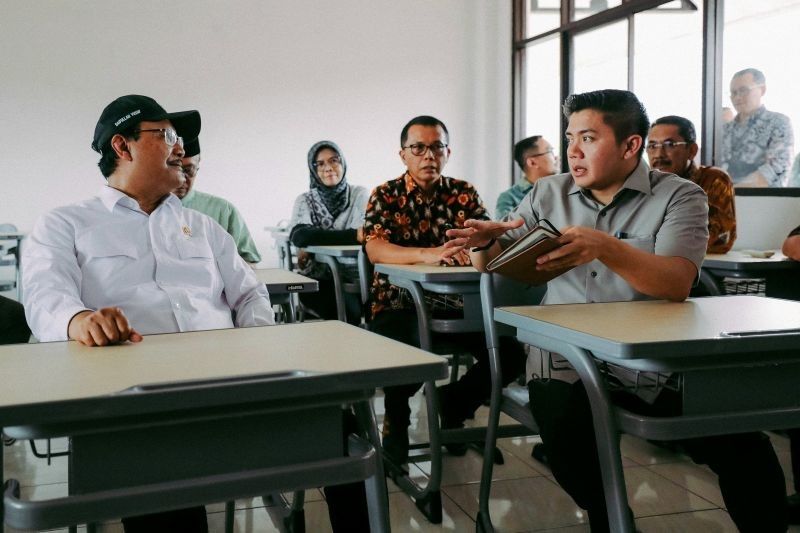 Seskab dan Mensos Tinjau Lokasi Sekolah Rakyat di Bekasi, Siap untuk 100 Sekolah Rakyat Nasional