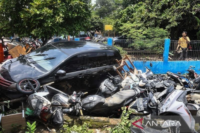 Water Hammer: Risiko Fatal Terjang Banjir dengan Kendaraan