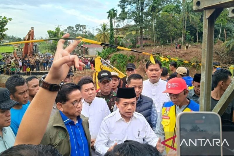 Jembatan Darurat Bungo Ditargetkan Selesai Minggu Ini, Gubernur Jambi Minta Dikebut