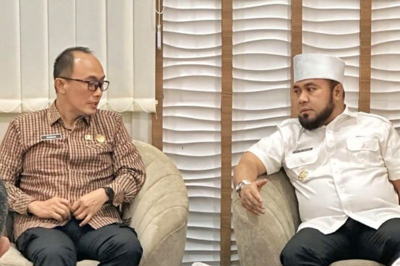 Gubernur Bengkulu Bahas Nasib Honorer dengan BKN: Perjuangan Menuju Kepastian Status