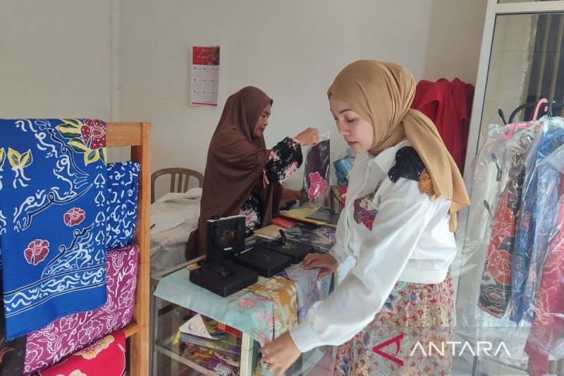 DPR Dorong UMKM Batik Besurek Bengkulu Naik Kelas