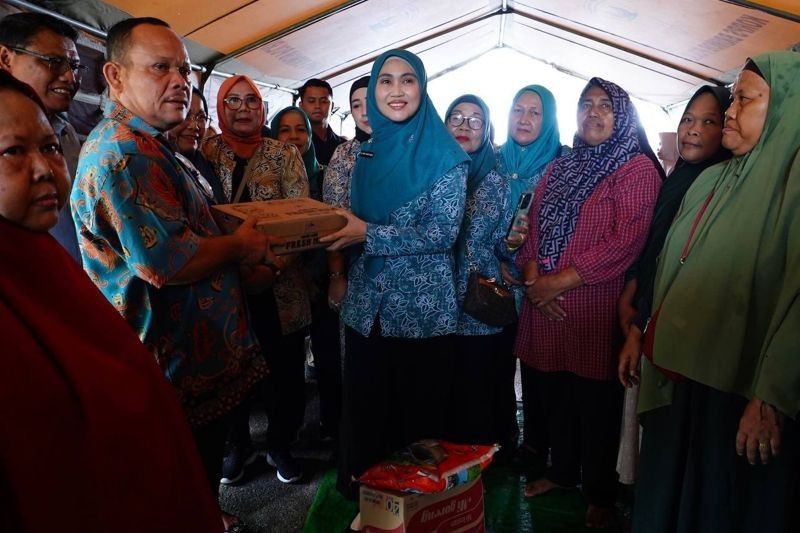 TP-PKK Riau Salurkan Bantuan untuk Korban Banjir Pekanbaru