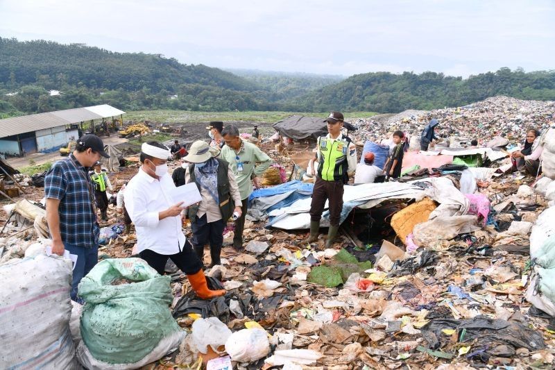 Longsor Sampah TPA Sarimukti: Pemprov Jabar Pastikan Kondisi Aman dan Siapkan Langkah Mitigasi