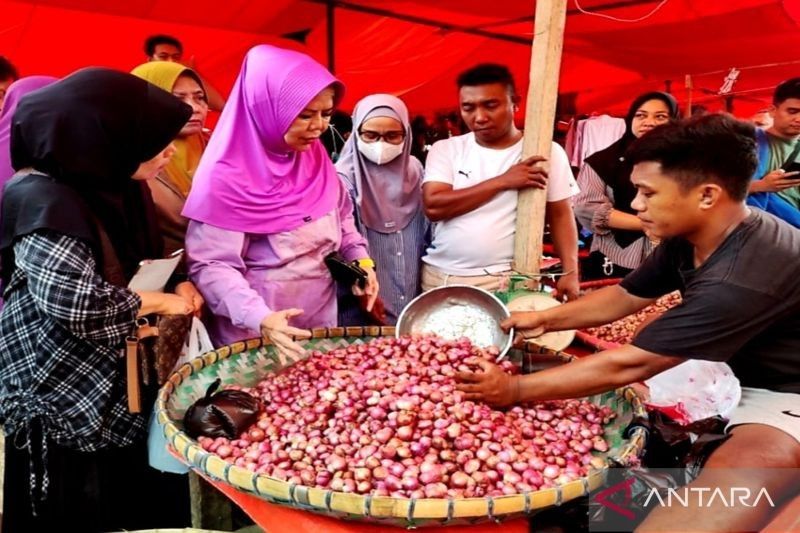 Wagub Gorontalo Pantau Harga Pangan, Harga Cabai Rawit Turun Drastis!