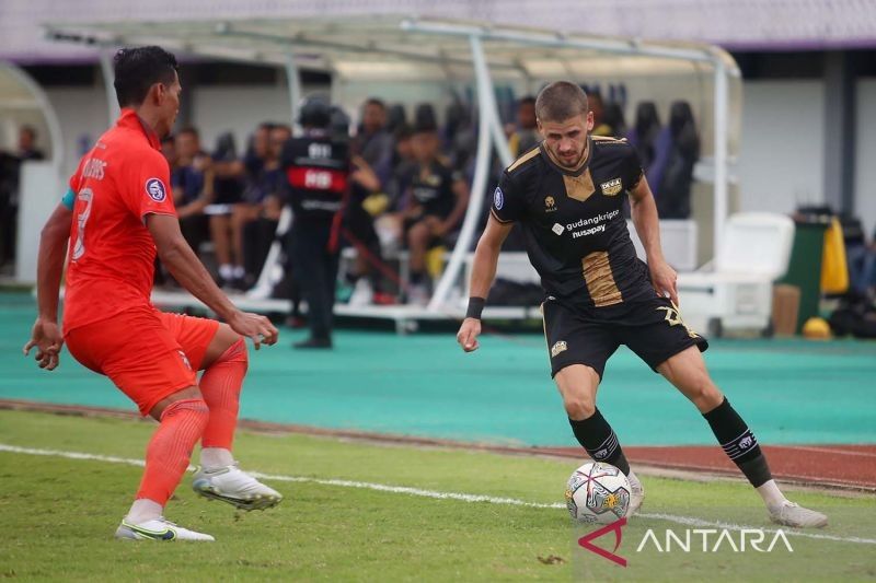 Pekan Pamungkas Liga 1 Sebelum Jeda Internasional: Duel Sengit di Puncak dan Zona Degradasi