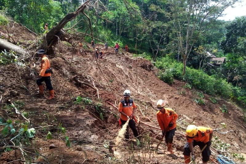 Banjir Sukabumi: 5 Tewas, 4 Masih Hilang