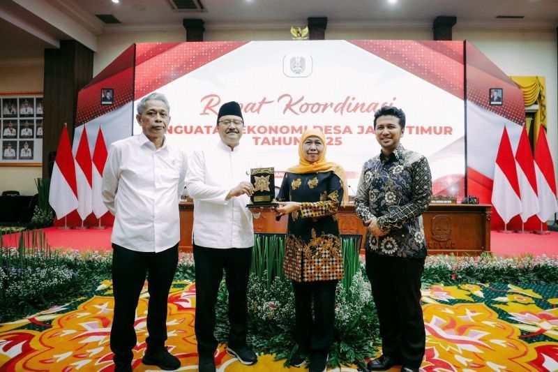 Mensos Ajak Kepala Daerah Jatim Sukseskan Program Sekolah Rakyat