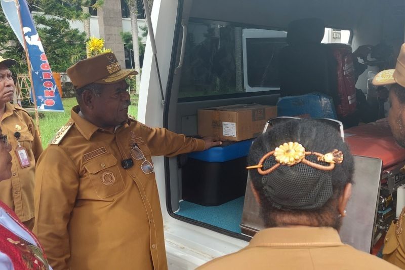 Papua Barat Daya Hibahkan Ambulans untuk Klinik Bintang Timur, Sorong